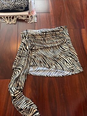 RESA LUCY SKORT SIZE XS